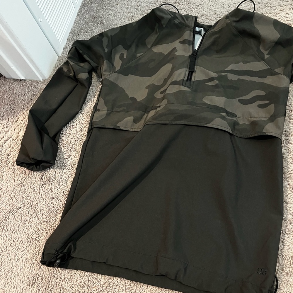 Albion Fit half zip windbreaker in Camo
